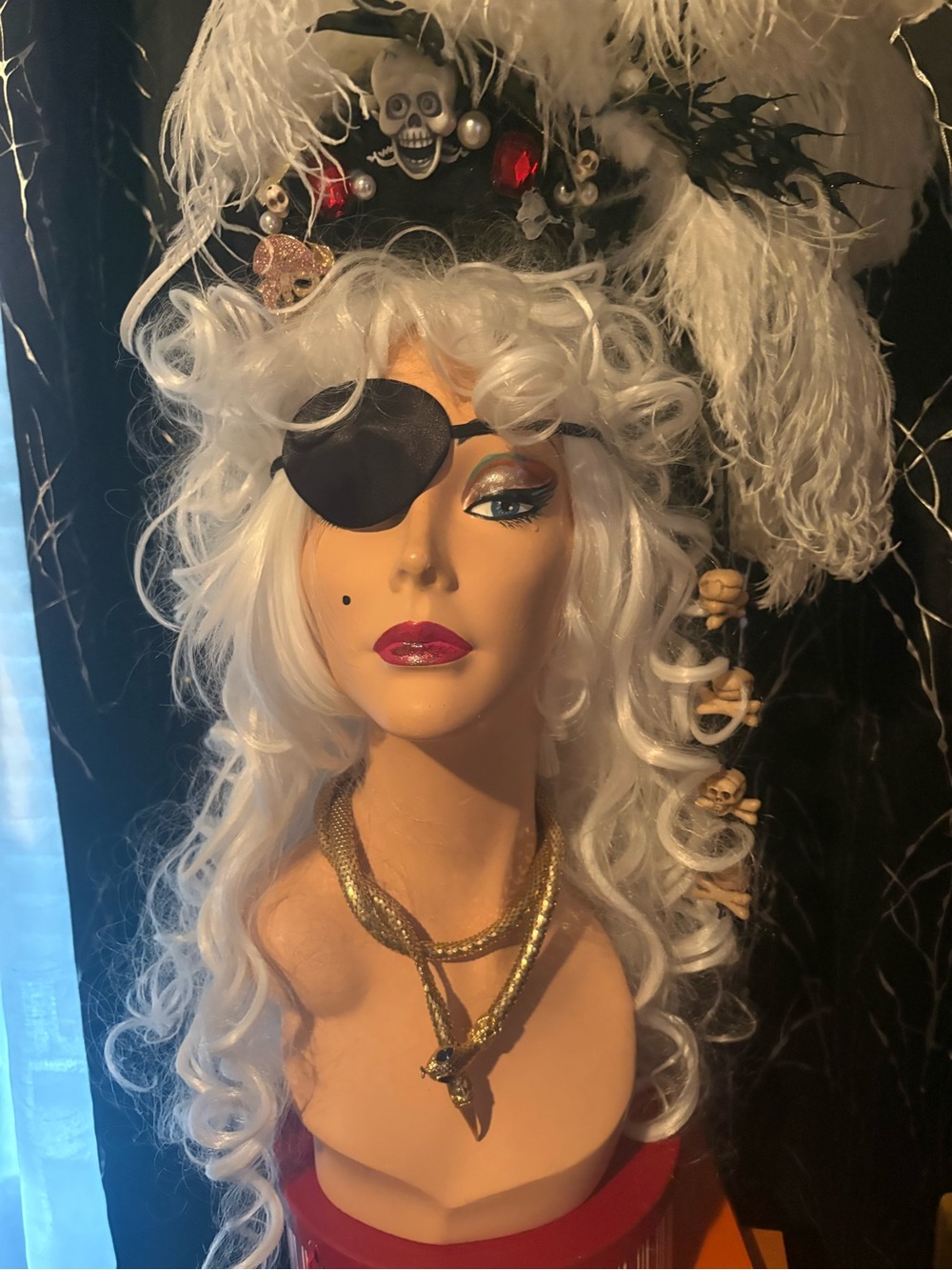 Walking the plank in FABUlOUSITY  🏴‍☠️plus eye patch. 🏴‍☠️